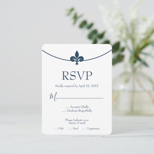 Dark Blue Lilie Wedding RSVP Card (Stehend Vorderseite)
