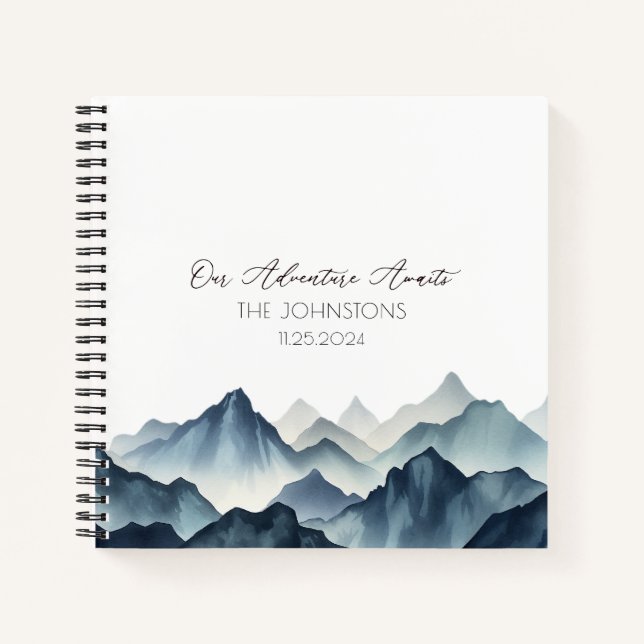Dark Blue Mountain Watercolor Wedding Guest Notizbuch (Vorderseite)
