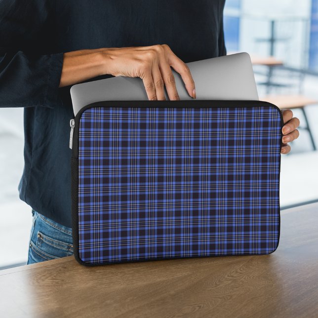 Dark Blue Scottish Tartan Laptopschutzhülle (Von Creator hochgeladen)