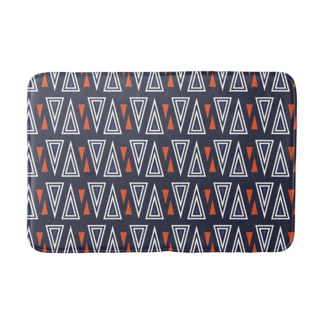 Dark Blue und Red Geometric Triangle Pattern Badematte (Vorderseite)