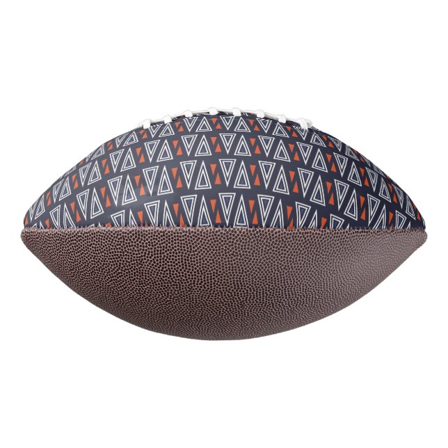 Dark Blue und Red Geometric Triangle Pattern Football (Gedreht 90)