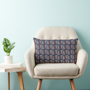 Dark Blue und Red Geometric Triangle Pattern Lendenkissen