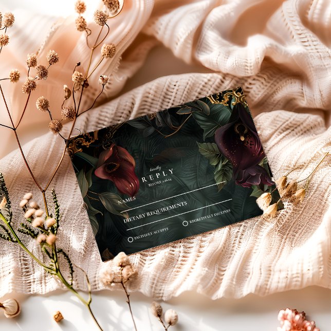 Dark Botanical Wedding Ästhetik RSVP Karte (Von Creator hochgeladen)
