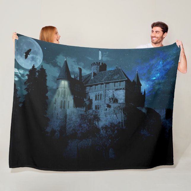 DARK CASTLE FLEECEDECKE (Beispiel)