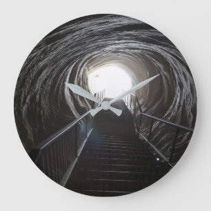 Dark Cave Tunnel Große Wanduhr
