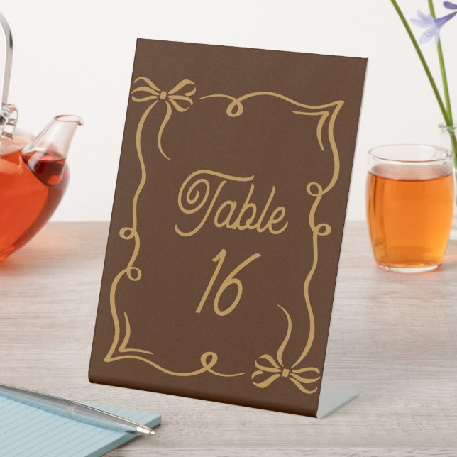 Dark Chocolate Wedding Tischnummer Acrylic Sockelschild (In Situ)