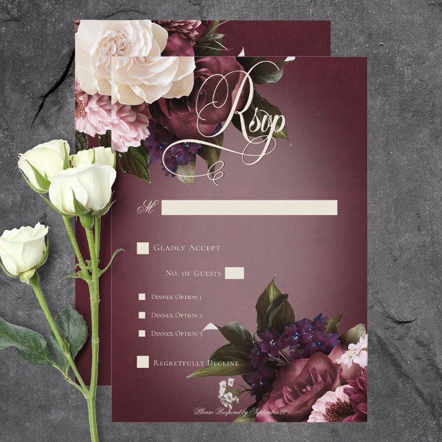 Dark Elegant Burgundy & Cream Blur Floral Dinner RSVP Karte (Dark Elegant Burgundy & Cream Blur Floral Dinner RSVP Card)