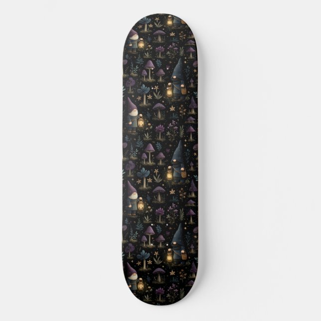 Dark Fantasy Gnome und Mushroom Pattern Skateboard (Vorderseite)
