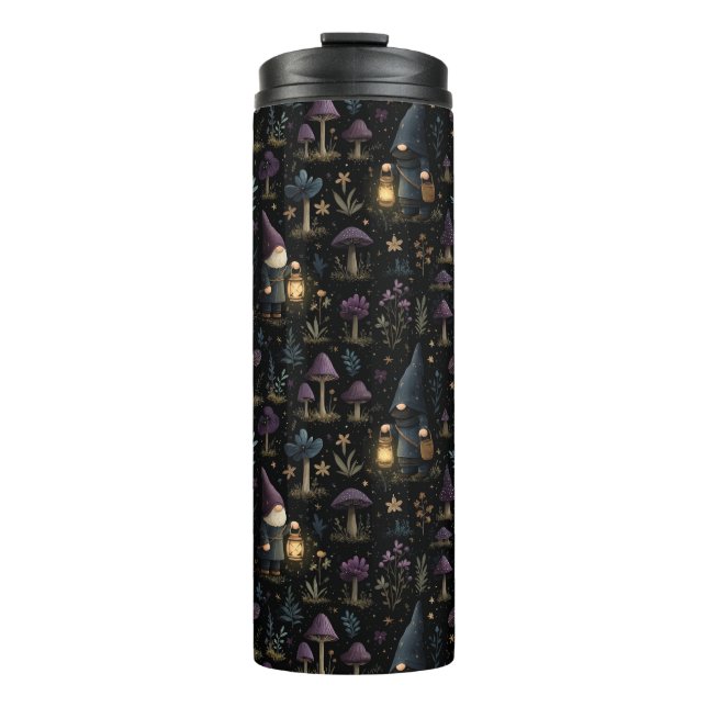 Dark Fantasy Gnome und Mushroom Pattern Thermosbecher (Vorderseite)