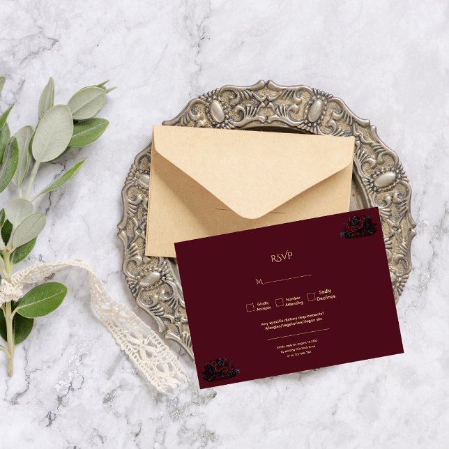 Dark Gothic Romance Burgundy Custom Photo Wedding RSVP Karte (Von Creator hochgeladen)