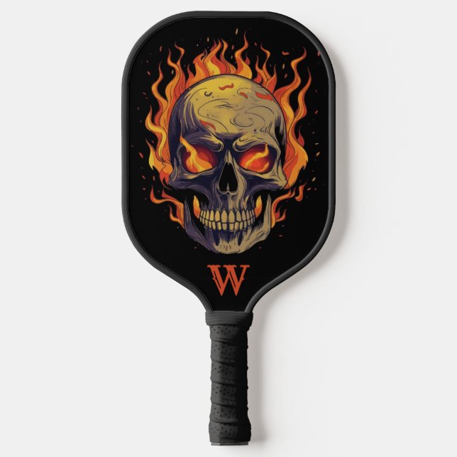 Dark Gothic Skull in Flames Monogram Initial Pickleball Schläger (Vorderseite)