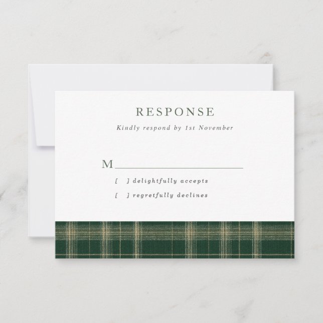 Dark Green Scottish Tartan Wedding RSVP Karte (Vorderseite)