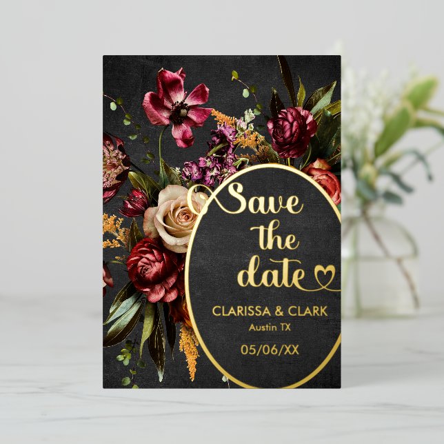 Dark Moody Bold Wild Blume Save the Date Folieneinladung (Stehend vorne)