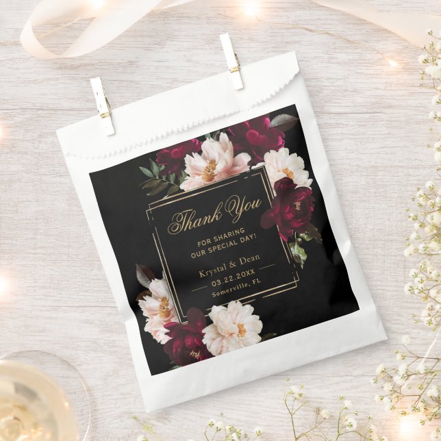 Dark Moody Burgundy Blush Black Floral Wedding Geschenktütchen (Ausgeschnitten)