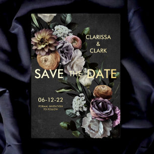 Dark Moody Floral Black & Lila Save the Date Folieneinladung