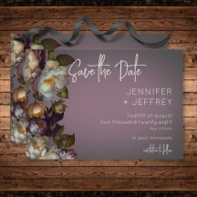 Dark Moody Mauve Floral Moderne Hochzeit