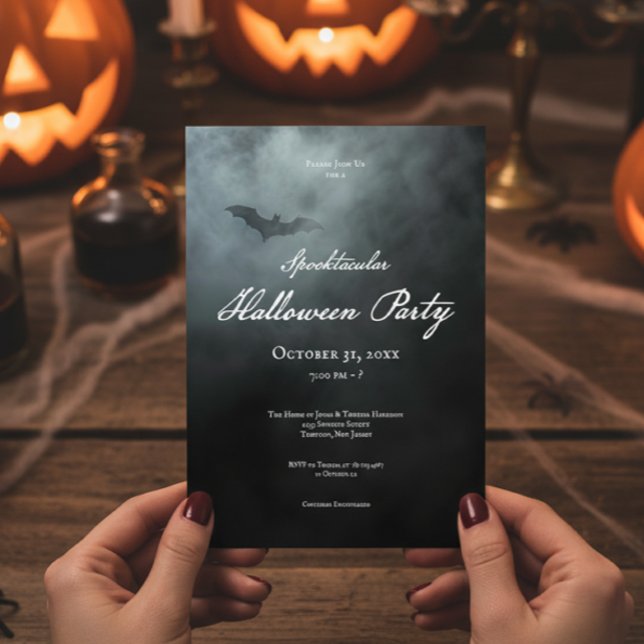 Dark Moody Midnight Bat & Fog Halloween-Party Einladung (Von Creator hochgeladen)