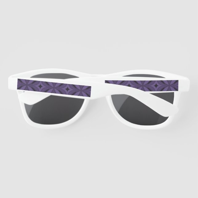 Dark Purple Colored Retro Pattern (Rückseite)