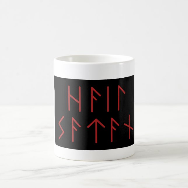 Dark Red Elder Futhark Hail Satan Kaffeetasse (Mittel)