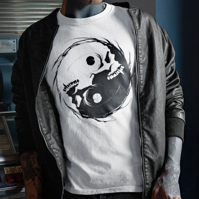 Dark Yin Yang Vampire Skull Religious Symbol T-Shirt (Von Creator hochgeladen)