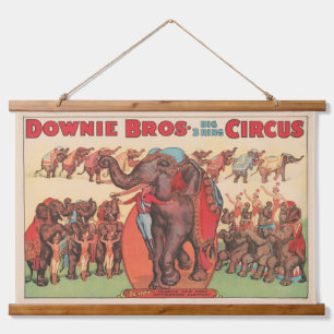 Darstellende Elefanten mit Frauen und Trainer. Wandteppich Mit Holzrahmen