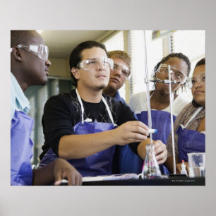 Darstellendes Experiment der Studenten im Poster