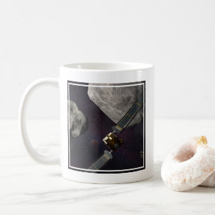 Dart Spacecraft und Liciacube vor der Einwirkung Kaffeetasse