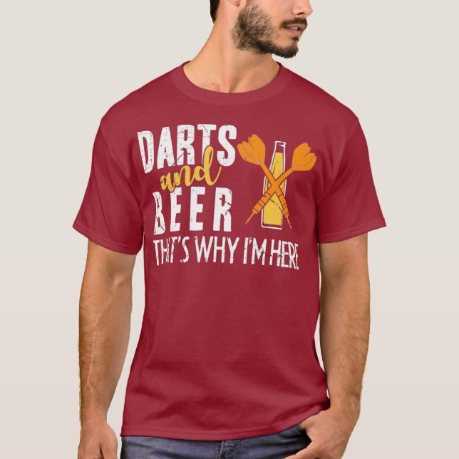 Darts und Biere, das macht mich zu einem Dart T-Shirt (Vorderseite)