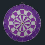 Dartscheibe: Silbernes Grau, lila und dunkles Lila Dartscheibe<br><div class="desc">Silbernes Grau,  lila und dunkles lila farbiges Pfeil-Brettspiel einschließlich 6 Messingpfeile</div>