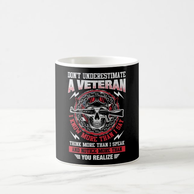 darunter Underestimate Veteran - US Kaffeetasse (Mittel)
