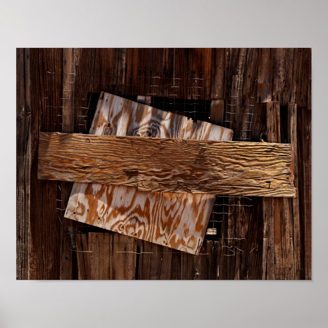 Das alte Holzhaus-Fenster ist verziert Poster (Vorne)