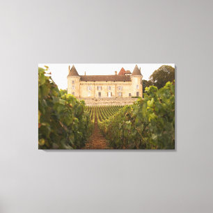 Das alte mittelalterliche Schloss Chateau de Rully Leinwanddruck