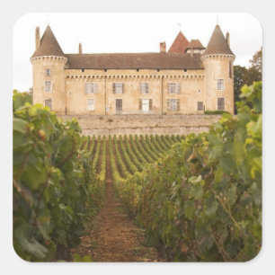 Das alte mittelalterliche Schloss von Rully im Grü Quadratischer Aufkleber