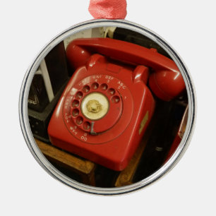 Das alte rote Telefon Ornament Aus Metall