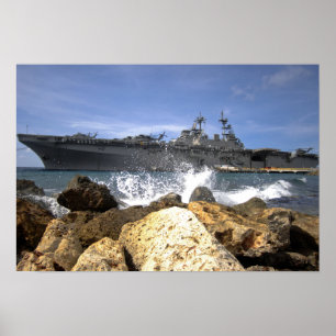 Das Amphibienschiff USS Kearsarge Poster