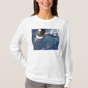 Das angekoppelte Raumfahrzeug des Fortschritts 22 T-Shirt