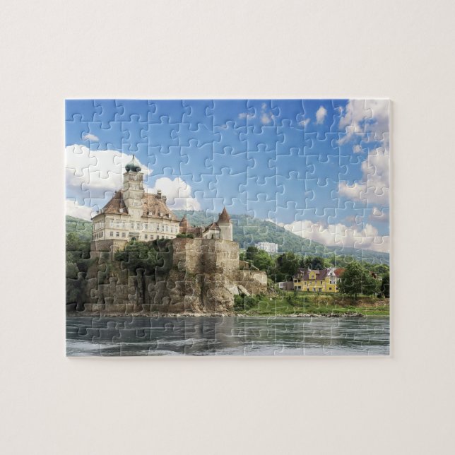Das atemberaubende Schloss Schonbuhel liegt über d Puzzle (Horizontal)