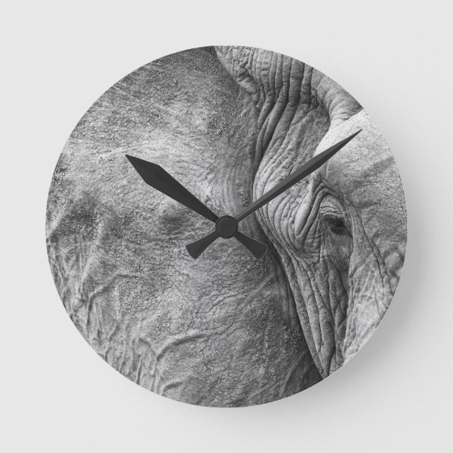 Das Auge eines Elefanten Runde Wanduhr (Vorderseite)