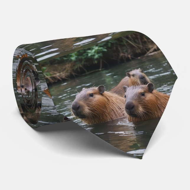 das Baden von Capybaras im Fluss, Krawatte (Gerollt)
