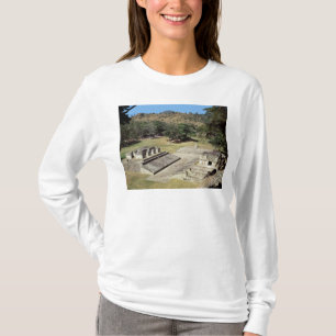Das Ballcourt im Hauptplatz, klassischer Zeitraum T-Shirt