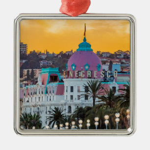 Das berühmte Luxushotel Negresco in Nizza Ornament Aus Metall