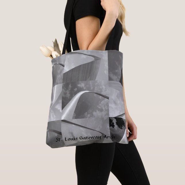 Das berühmte Tor zur West St. Louis Arch Tote Bag (Von Nahem)