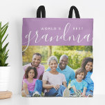Das beste Grandma Custom Foto Geschenk der Welt<br><div class="desc">Maßgeschneiderte, beidseitig umkehrbare Taschen, die mit Ihren Fotos und Texten personalisiert sind. Fügen Sie Ihrer Mutter oder Großmutter ein besonderes Foto zum Muttertag, Geburtstag oder Weihnachten hinzu. Text liest "World's Best Oma" oder passt es mit Ihrer eigenen Nachricht an. Die Rückseite weist ein schicke Streifen-Muster auf, oder verwenden Sie den...</div>