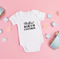 Das beste neutrale Baby-Shirt für die Kontrolle de