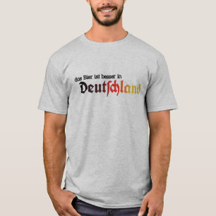 Das Bier ist in der T Deutschland-Männer - Deutsch T-Shirt