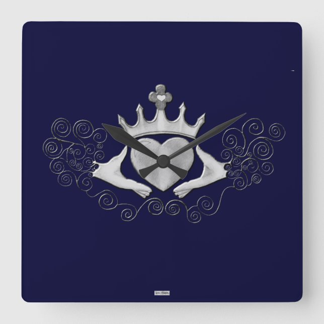 Das Claddagh (Silber) Quadratische Wanduhr (Vorderseite)