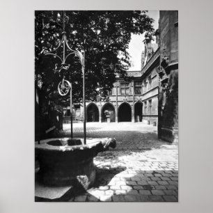 Das Cluny Hotel wurde vom Hof aus gesehen, Paris Poster