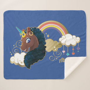 Das Design von Regenbogen und Wolken im Einhorn Sherpadecke