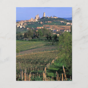 Das Dorf San Gimignano liegt in den sanften Postkarte
