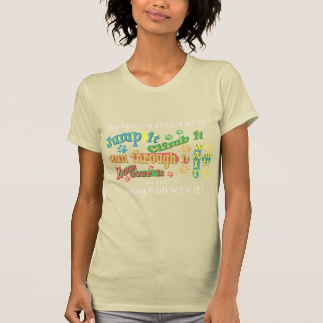 Das dunkle T-Shirt der Agility-Aktions-Frauen (Vorderseite)